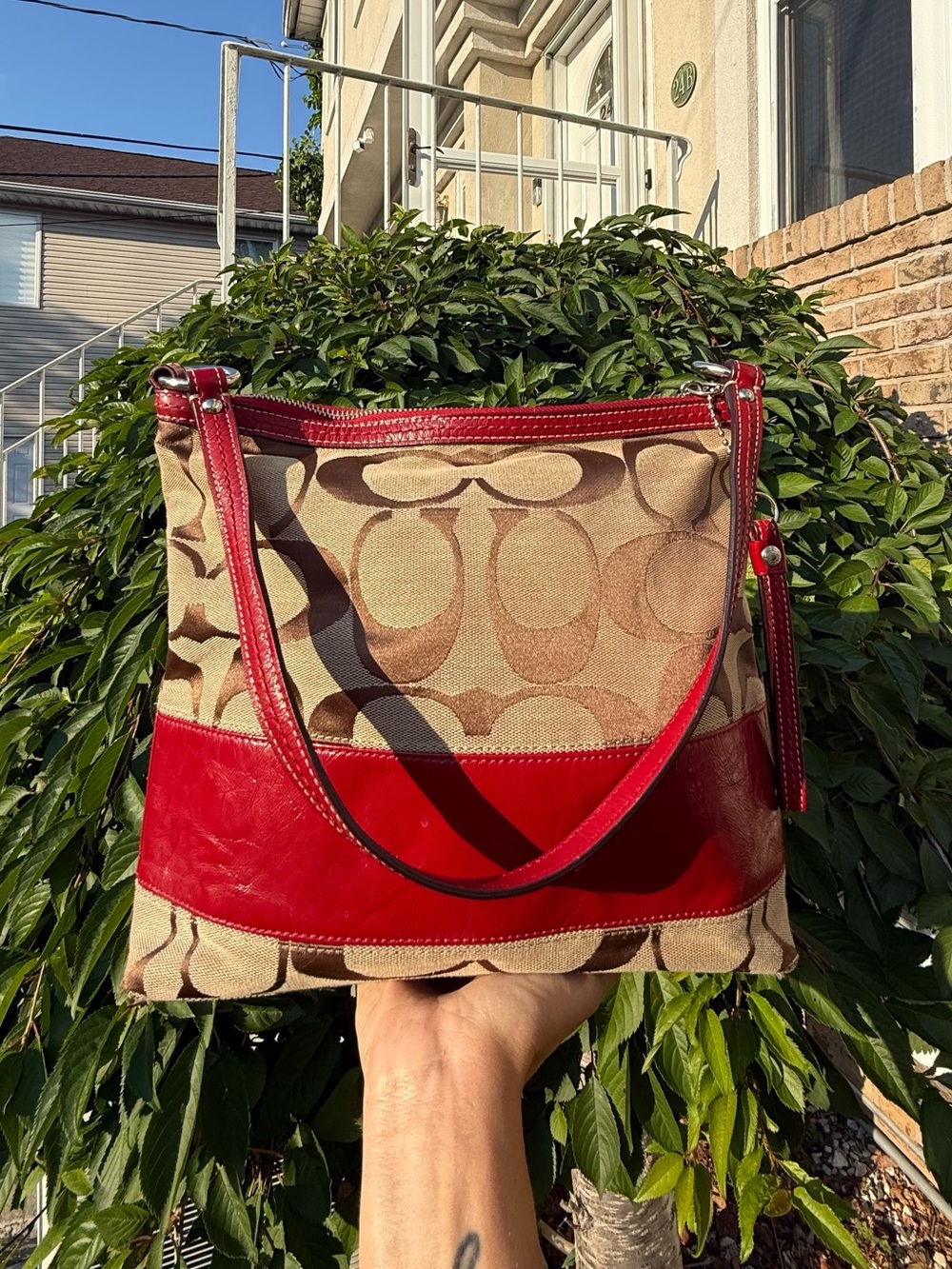 Vintage Coach Signature Canvas Patent Leather Shoulder Bag Y2K Red Hobo Purse - Picture 2 of 9